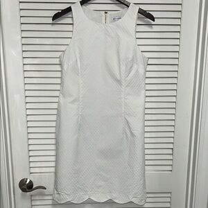 Southern Tide White Textured Sleeveless Scallop-Hem Shift Dress